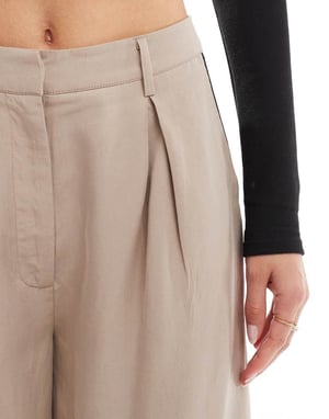ASOS DESIGN Lång byxa med veckdetalj och kontrastpanel i mocha