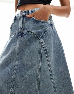 Cotton On sömnadsdetalj awkward length midi jeanskjol i blue crush
