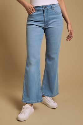 Petite Comfort Stretch Bootcut Jeans