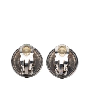 Pre-owned Cc Silver Plated Round Clip On Earrings