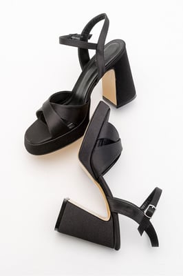 Yvonne Plateau Sandalen