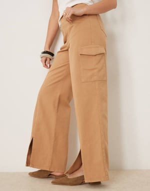ASOS DESIGN twill cargo trouser with front slits in camel