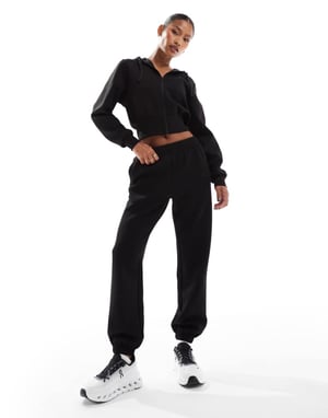 4505 performance training jogger in black