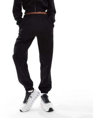 4505 performance training jogger in black