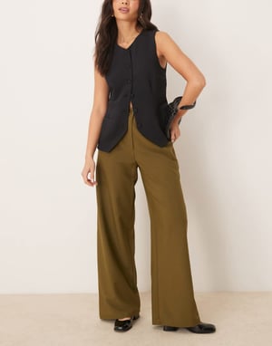 ASOS DESIGN tailored relaxed straight leg trousers in Olive