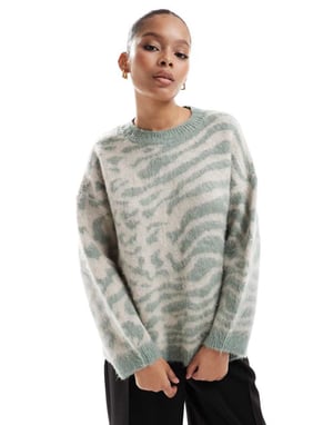 ONLY round neck leopard print jumper in light green and white