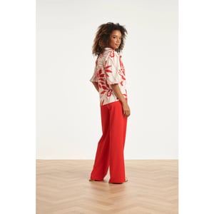Smashed Lemon Travel blouse met rode bloemprint en korte pofmouw |