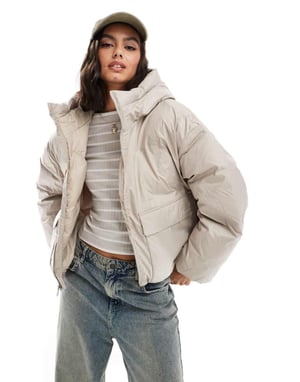 Converse short puffer jacket in beige