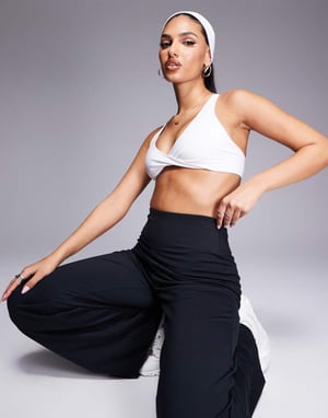4505 soft touch light support twist front sports bra in white