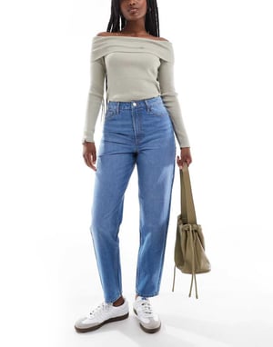Miss Selfridge highwaist mom jean in mid blue wash