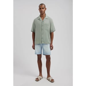 Dstrezzed Ds hero resort shirt