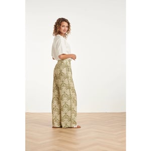 Smashed Lemon Wijde broek met groene palmprint en strikceintuur |