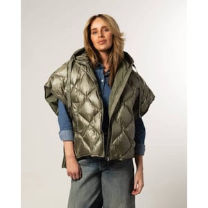 Giacomo Cape 6504392