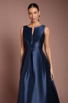 Twill Notch Neck Neck Fit And Flare Bridesmaid Dress