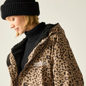 Regatta Adults Changing Robe Zip Fastening Leopard pink