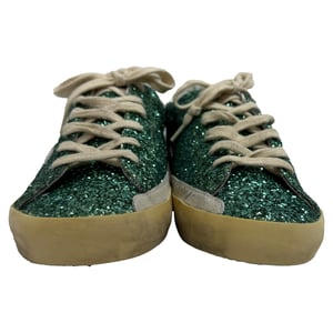 Golden Goose Superstar Versleten Suède Sneakers met Groene Glitter