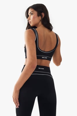 DSGN Studio Sculpt Contrast Piping Sports Bra