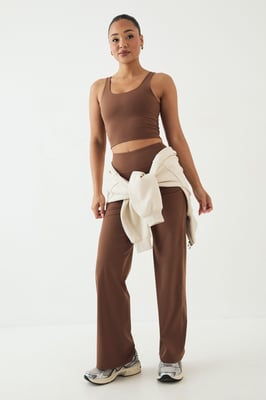 DSGN Studio Sculpt Seam Detail Straight Leg Yoga Pant