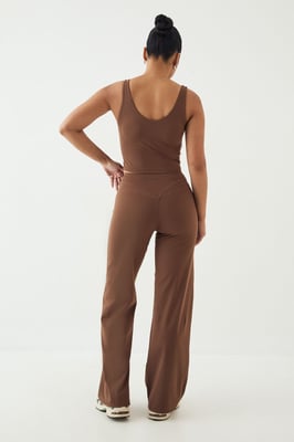 DSGN Studio Sculpt Seam Detail Straight Leg Yoga Pant