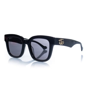 Gucci, black oversized sunglasses with GG logo