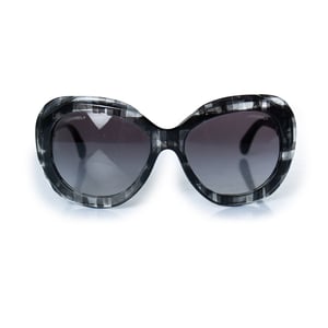 Chanel, Grijze oversized zonnebril