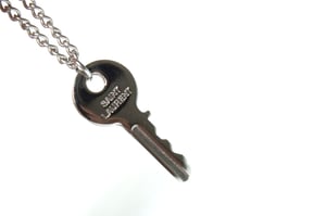 Saint Laurent, Ketting met sleutelhanger