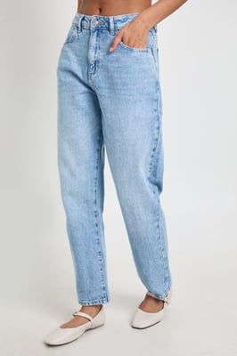 Basics High Waist Mom Jean