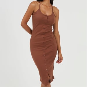 Women's Brave Soul Spaghetti Strap Sleeveless Midi Dress in Pale Brown