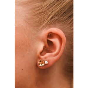 Label Kiki K.z.111.1 pearl studs