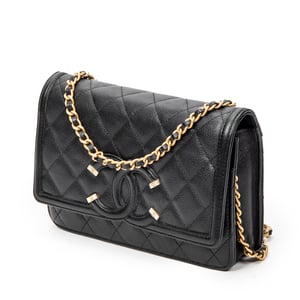 Filigree Wallet on Chain  Shoulder Bag