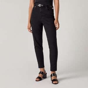 Women's Levis Hw Mom jn in Flash Black