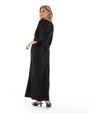 ASOS DESIGN plisserad midi-klänning med v-ringning och batwingärmar i svart