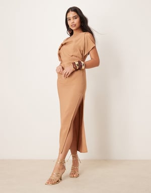 ASOS DESIGN fyrkantig halsringning drapérad midaxi-klänning i tobak