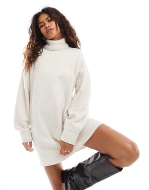 Weekday Annie ullblandning rullhalsad stickad miniklänning i off-white melange