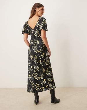 Miss Selfridge klänning midi med v-ringning i blommigtryck