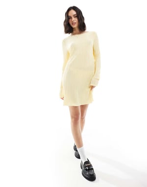 Vero Moda plisserad miniklänning med volangärmar i ljus banan
