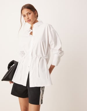 ASOS DESIGN poplin skjorta med dragsko i midjan i vit
