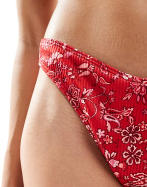 Hollister högskuren cheecky bikiniunderdel i röd blommönster