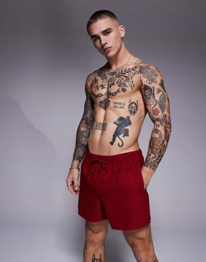 ASOS DESIGN seersucker badbyxor i kort längd i bordeaux