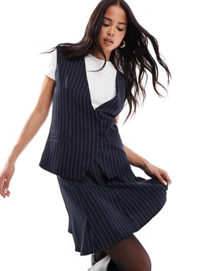 ASOS DESIGN skräddarsydd kavaj i marinblå randig kostym med knytfront