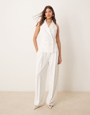 Miss Selfridge halterneck väst i elfenben