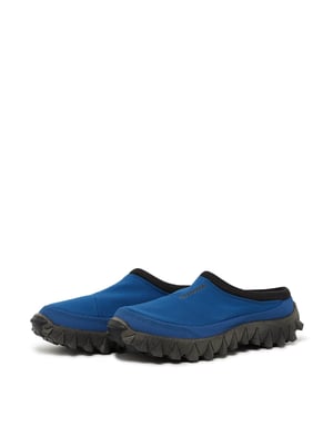Snowclog sneakers