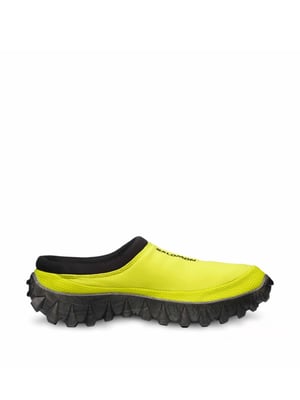 Snowclog sneakers