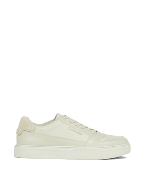 Låga sneakers med snörning