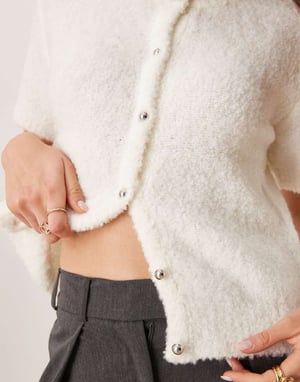 Gina Tricot supersoft texturerad stickad kortärmad cardigan i off white