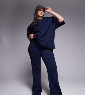 ASOS DESIGN Curve koordinerad interlocked flare jogger i marinblått