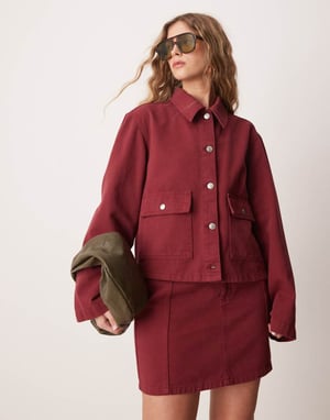 ASOS DESIGN boxig krage denimjacka set i granatäpple