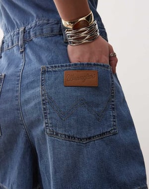 Wrangler denim shortsdräkt i mellanblå