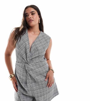 ASOS DESIGN Curve virkad framsida boucle jumpsuit i svart och vit rutigt