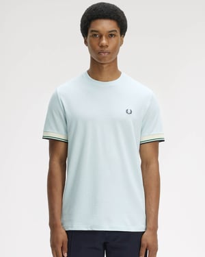 T-Shirt in Light Blue